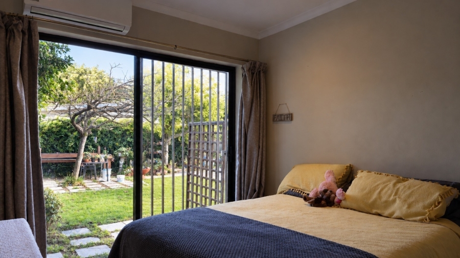 3 Bedroom Property for Sale in Hoog En Droog Western Cape